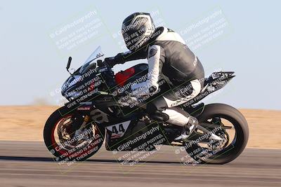 media/Nov-06-2023-Moto Forza (Mon) [[ce023d0744]]/3-Intermediate Group/Session 5 (Turn 9)/